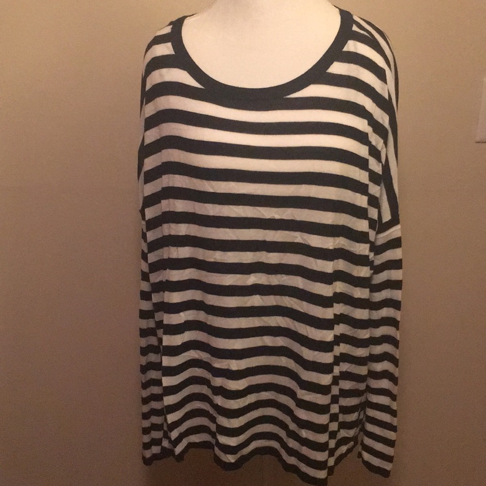 H&M black and white striped top